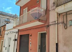 Casa indipendente in vendita