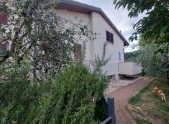 Casa indipendente in vendita