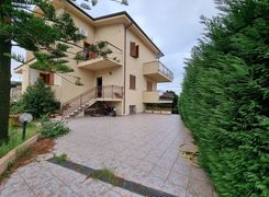 Casa Bi/Trifamiliare in vendita