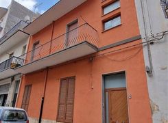 Casa indipendente in vendita