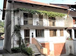 Casa indipendente in vendita
