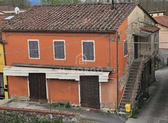 Casa indipendente in vendita