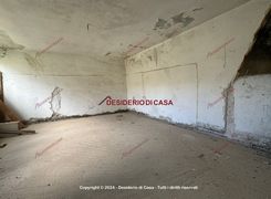 Casa indipendente in vendita