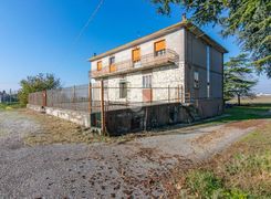Casa indipendente in vendita