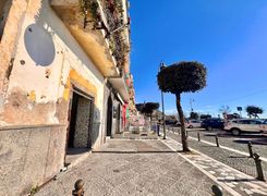 Negozio/Locale commerciale in affitto