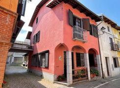 Casa indipendente in vendita