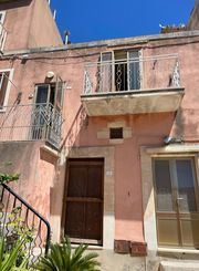 Casa indipendente in vendita
