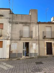 Casa indipendente in vendita