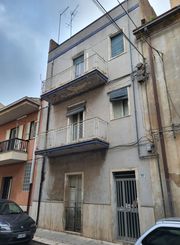 Casa indipendente in vendita