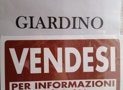 Casa indipendente in vendita
