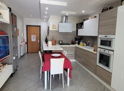 Trilocale in vendita