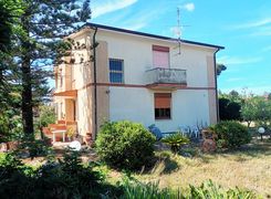 Casa indipendente in vendita