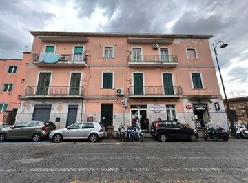 Appartamento in Affitto in Aniello Falcone a Napoli