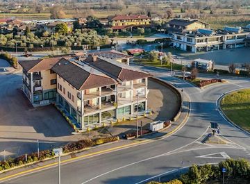 Locale commerciale in Via Valtenesi 43 a Manerba del Garda in zona Crociale-Trevisago