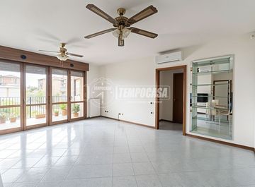 Quadrilocale in Via Aldo Moro 5 a Settimo Milanese in zona Vighignolo