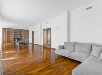 Quadrilocale in Via Patroclo 19 a Milano in zona San Siro, San Carlo