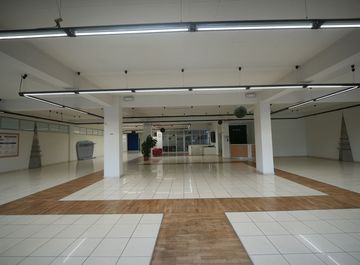 Locale commerciale in Viale Lucrezia della Valle 102 a Catanzaro in zona Santa Maria