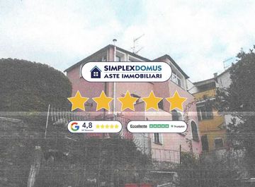 Villa in Via della Torre a Imperia in zona Montegrazie