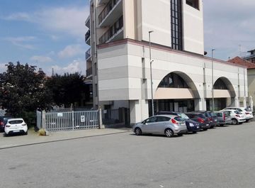 Garage, posti auto in vendita a Novara 