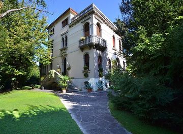 Case con giardino privato in vendita a Treviso in zona Fuori Mura 