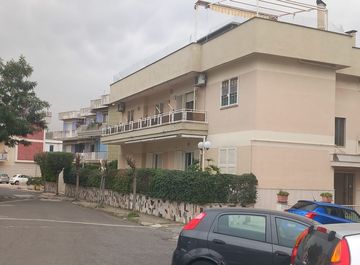 Attici Mansarde con balcone in vendita a Pozzuoli in zona Arco