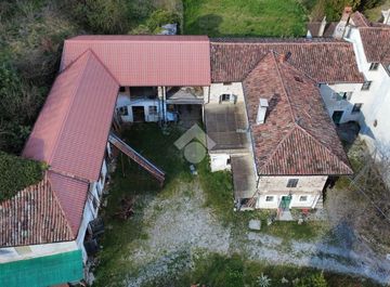 Rustico/casale in Via Cividale 201 a Tricesimo in zona Centro