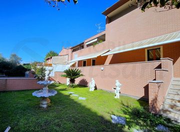 Appartamenti con giardino in vendita a Sesto Fiorentino in zona Centro 