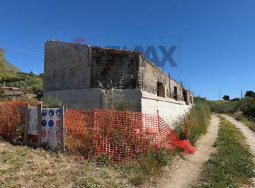 Villa in Contrada Balla a Sciara
