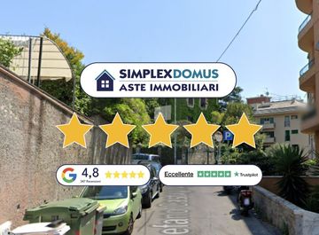 Bilocale in Via Stefano Castagnola a Genova in zona Sturla, Quarto