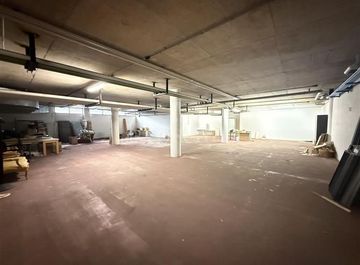 Locale commerciale in Via Cefalonia a Brescia in zona Lamarmora, Porta Cremona, Don Bosco