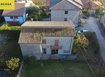 Casa indipendente in Via Campagnole a San Pietro in Cariano in zona Corrubbio-Cengia-Castelrotto