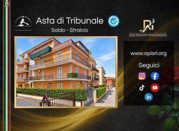 Trilocale in Via dei Centauri 9 a Roma in zona Ponte di Nona, Torre Angela