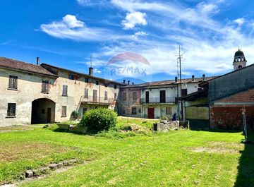 Casa bi/trifamiliare in Via XXV Aprile 4 -12 a Olmeneta