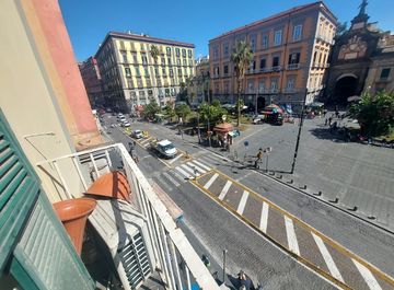 Quadrilocale in Affitto in Dante a Napoli