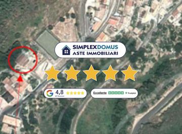 Villa in Piazza San Francesco a Lattarico in zona Regina