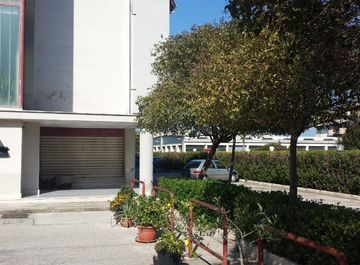 Locale commerciale in Via Lago Di Lugano 18 a Taranto in zona Talsano