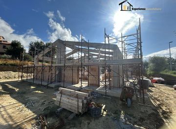 Villa in Via San Giovanni a Poggio Mirteto in zona Centro