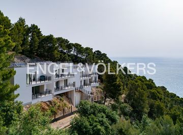 Villa in Via Prodani a Bergeggi in zona Torre del Mare
