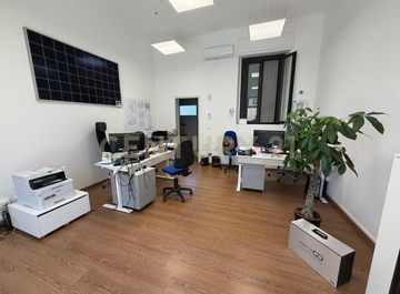 Locale commerciale in Via San Carlo Borromeo 42 a Rho in zona Centro