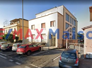 Immobili commerciali in vendita a Roma in zona Appio Pignatelli, Quarto  Miglio 