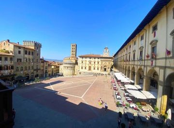 Appartamenti grandi con ascensore in vendita a Arezzo in zona