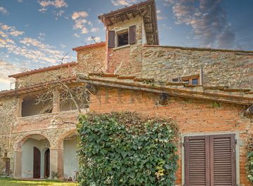 Case con balcone in vendita a Arezzo in zona Agazzi Olmo San Zeno