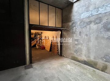 Box/posto auto in Via San Martino a Magnago in zona Centro