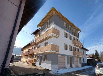 Case con balcone in vendita a Roana in zona Cesuna Casa.it