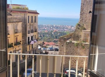 Trilocale in Piazza Roma a Minturno in zona Centro