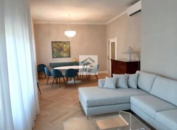 Appartamento in Affitto in Lungarno di Santa Rosa a Firenze