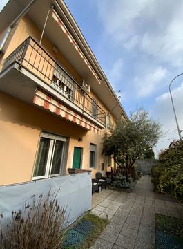 Trilocale in Via Firenze 35 a Canegrate