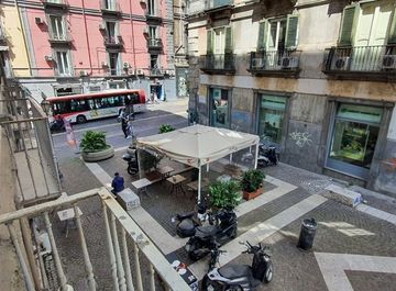 Trilocale in Affitto in Via Enrico Pessina a Napoli