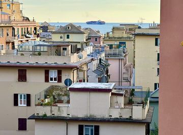 Quadrilocale in Affitto in Via Priaruggia 25 a Genova