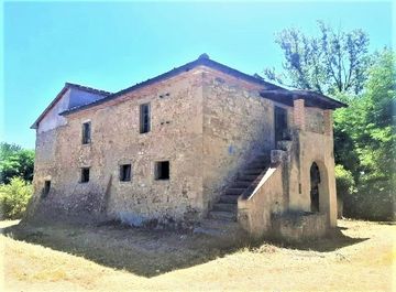 Rustici Casali in vendita a Arezzo in zona Monte Sopra Rondine